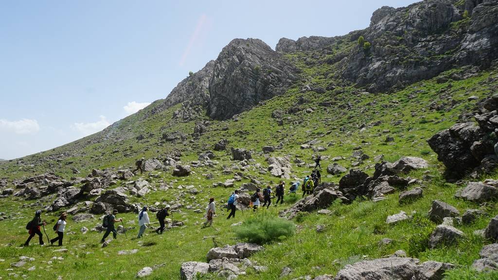 Halk arasında 'ağlayan gelin' olarak biliniyor. Görmek isteyenler kilometrelerce yol katediyor 6